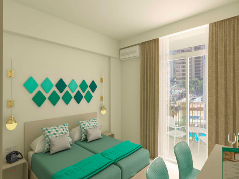  Smart Room Pool View